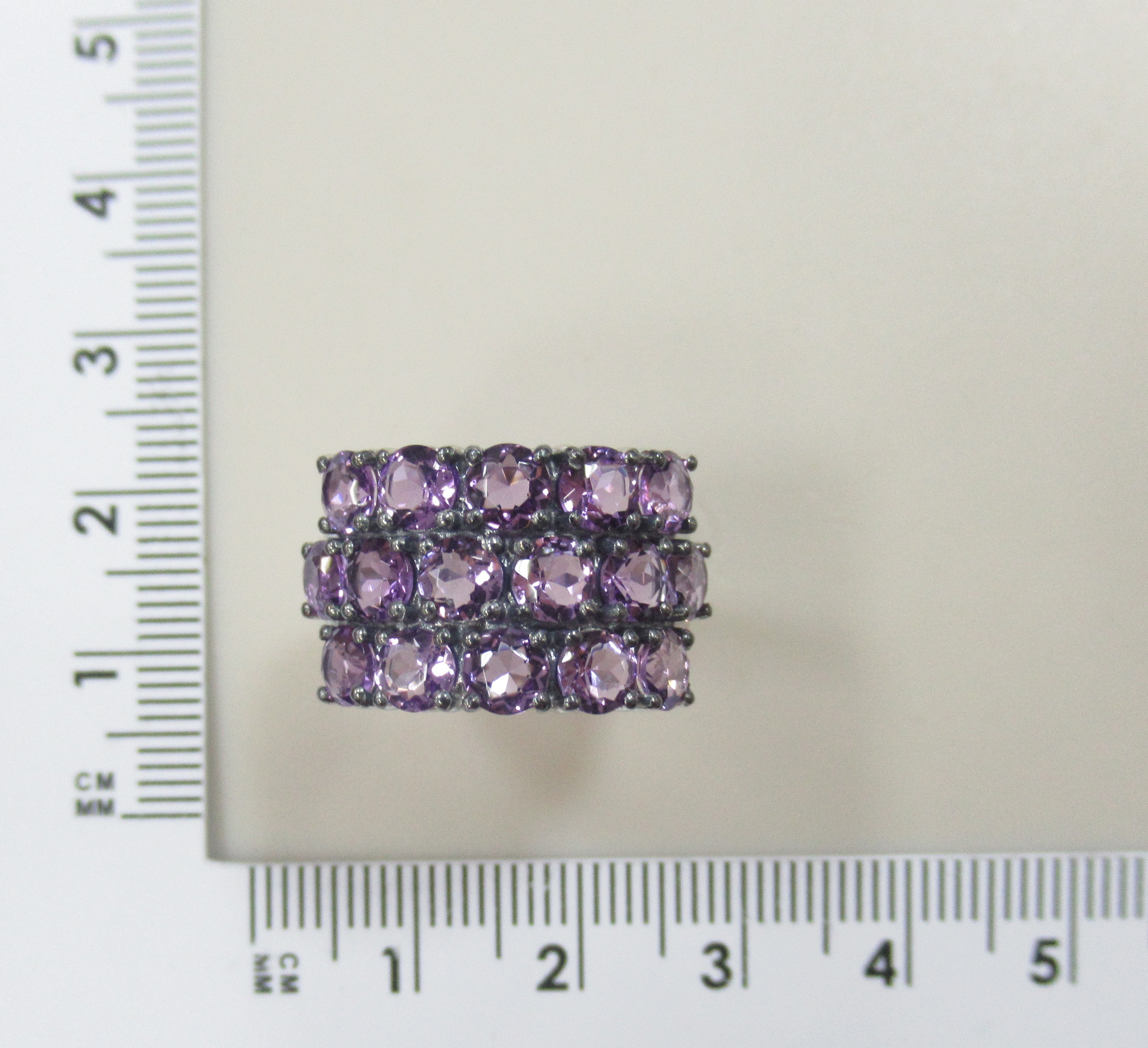 Серебряное кольцо с аметистами